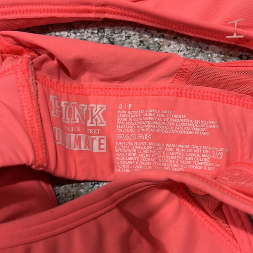 VS bright pink sports bra - Picture 3 of 3